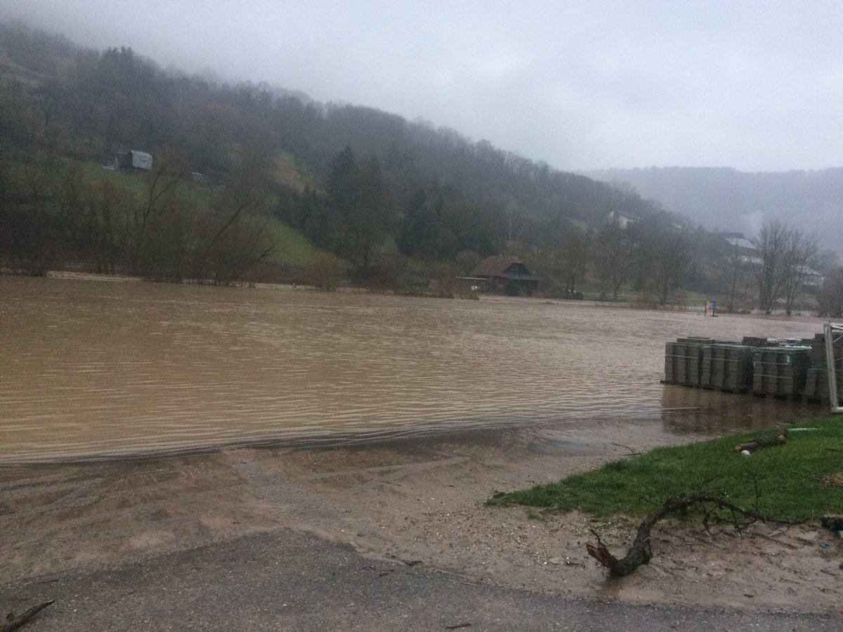 Feuerwehr Braunsbach A Twitter Hochwasser Einsatz Am Gestrigen Abend Spundwande Gesetzt Pumpen Ins Stellung Gebracht Und Lage Erkundet Braunsbach Kocher Ffw T Co Yfgsniys8p