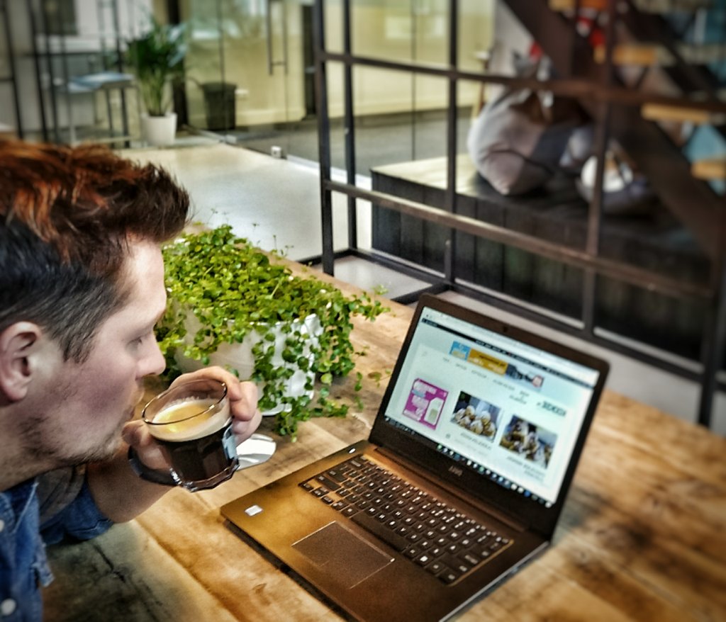 Het eerste dat ik ’s ochtends doe als ik wakker word is een kopje #koffie zetten. Jij ook?

Uit onderzoek blijkt alleen dat de #ochtend helemaal niet het beste moment is om koffie te drinken. Lees er meer over op mijn blog: kookse.tv/beste-moment-o…