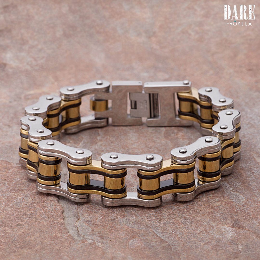 DAREbyVoylla's tweet photo. Pick accessories that’ll never go out of style. 
#DareClassic #OwnThePart #VoyllaByMySide
Shop now: https://t.co/K6T8CWmf35 https://t.co/pfHVAXNJu0