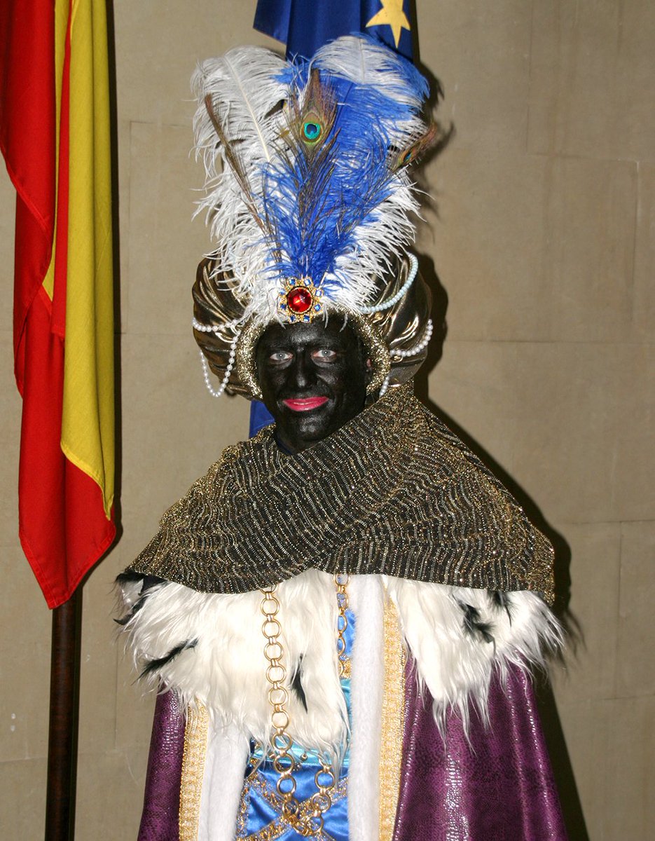 En el año 2007 tuve el privilegio de encarnar a S.M el Rey Baltasar en la Cabalgata de Reyes de la ciudad de Murcia en la que ha sido una de las experiencias más bonitas e impresionantes de mi vida. Os deseo una Feliz Noche de Reyes y que la viváis con la máxima ilusión...!!!