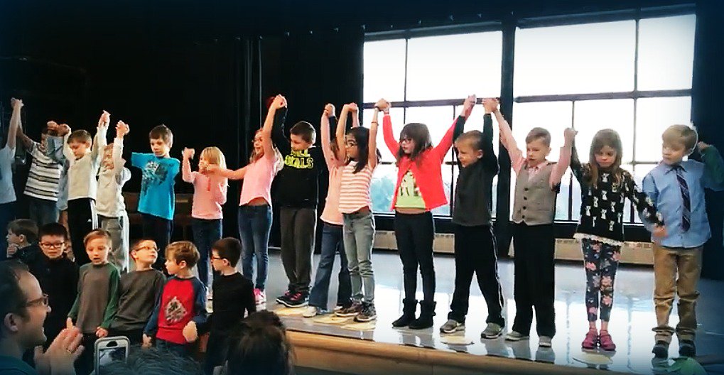 Congratulations to all the second graders who put on a fantastic musical!  We are so Roundtown Proud of you for all your hard work!!!  #theselfishgiant <a href="/mem76rt/">Matthew E. Miller</a> <a href="/CYSDMusic/">CYSD Music</a> #rtmusic
