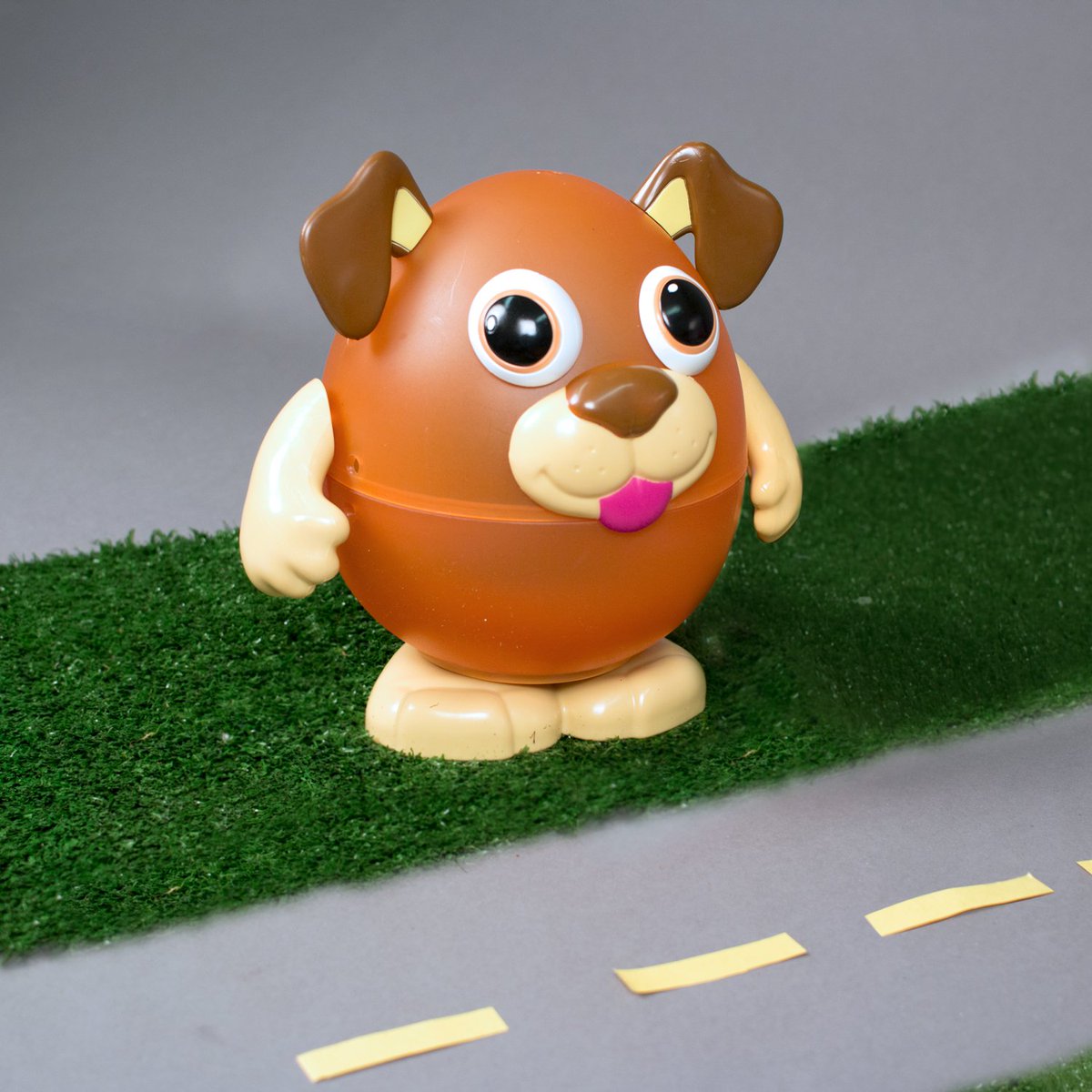 PlayBrites's tweet photo. Q: Why did the puppy cross the road? A: To get to the "barking lot"! #Playbrites #Puppy #FunFriends #PlayNGlow https://t.co/CYwsT7RsVm