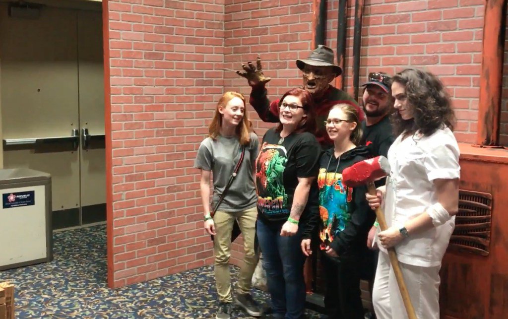 Meet the “FredHeads” In New ‘A Nightmare on Elm Street’ Doc Trailer bloody-disgusting.com/videos/3477134…