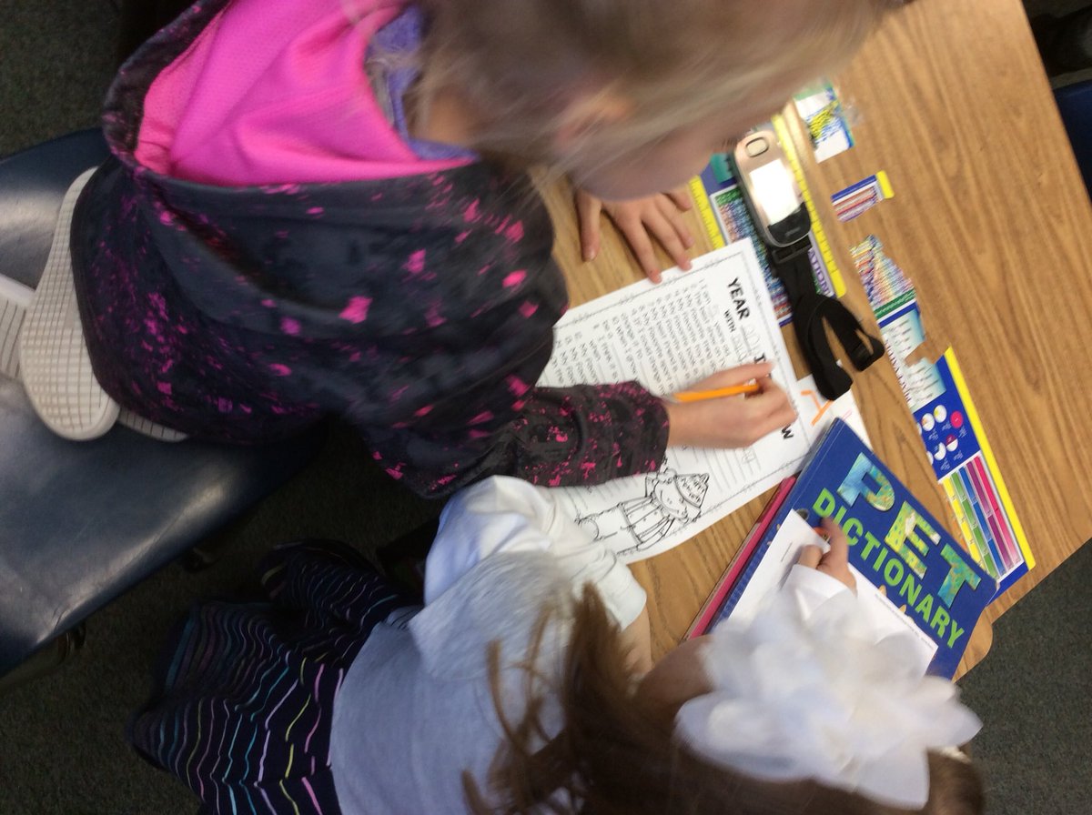 Our 5th graders are interviewing their Kindergarten book buddies on things they like in the new year of 2018! #RaiderStrong <a href="/KDGWetzel/">Kendra Wetzel</a> <a href="/PCSD_LN/">Lannoye Elementary</a>