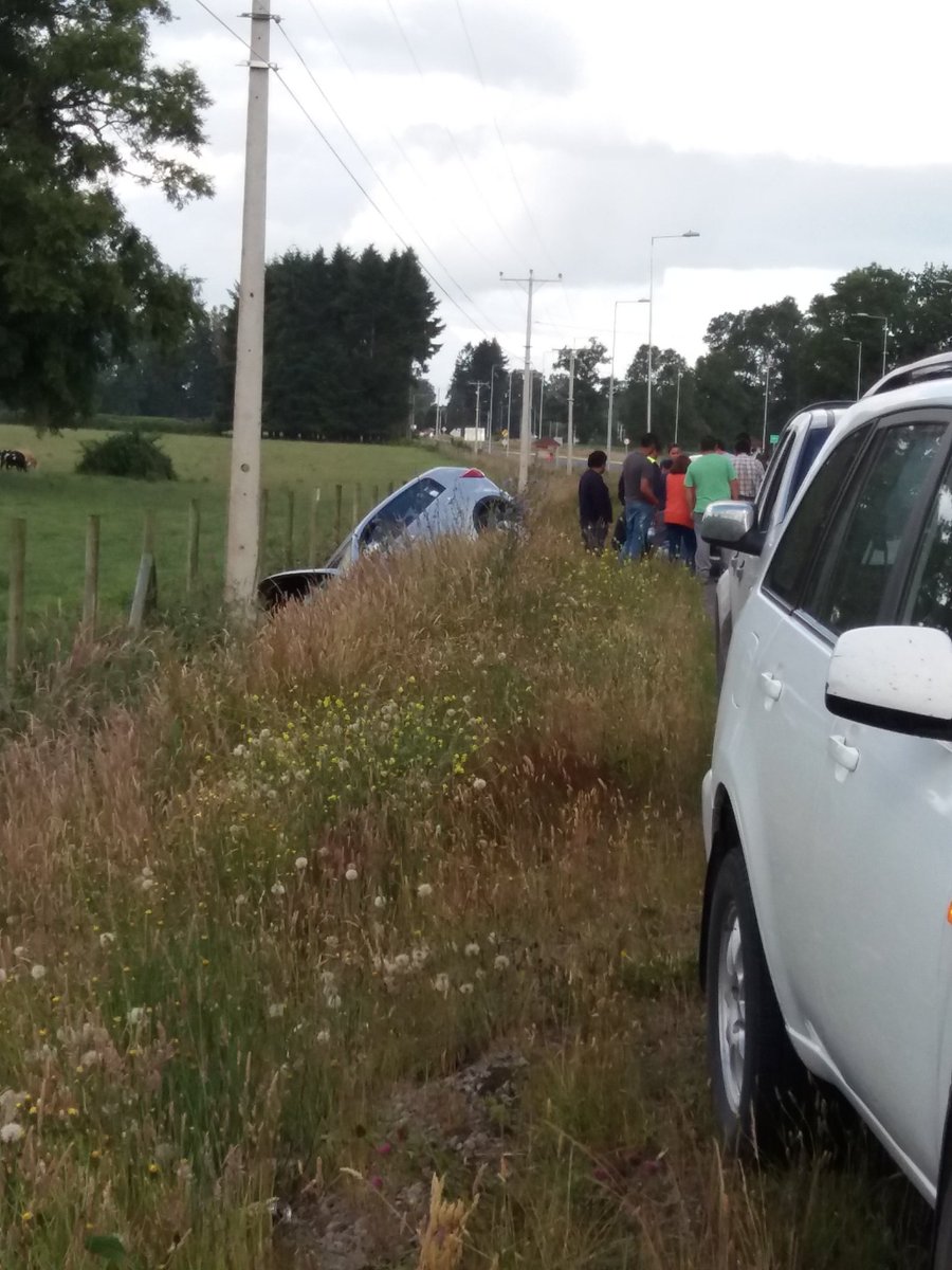 vespilia74's tweet photo. #osorno Accidente altura Nestle MANEJAR CON PRECAUCIÓN https://t.co/o3wfZzKWcX