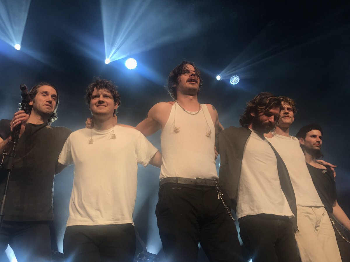 lucy2edwards's tweet photo. And @fosterthepeople continue to amaze me...such legends and definitely the best show I've seen in a long time :)) https://t.co/rAmJocFWMh