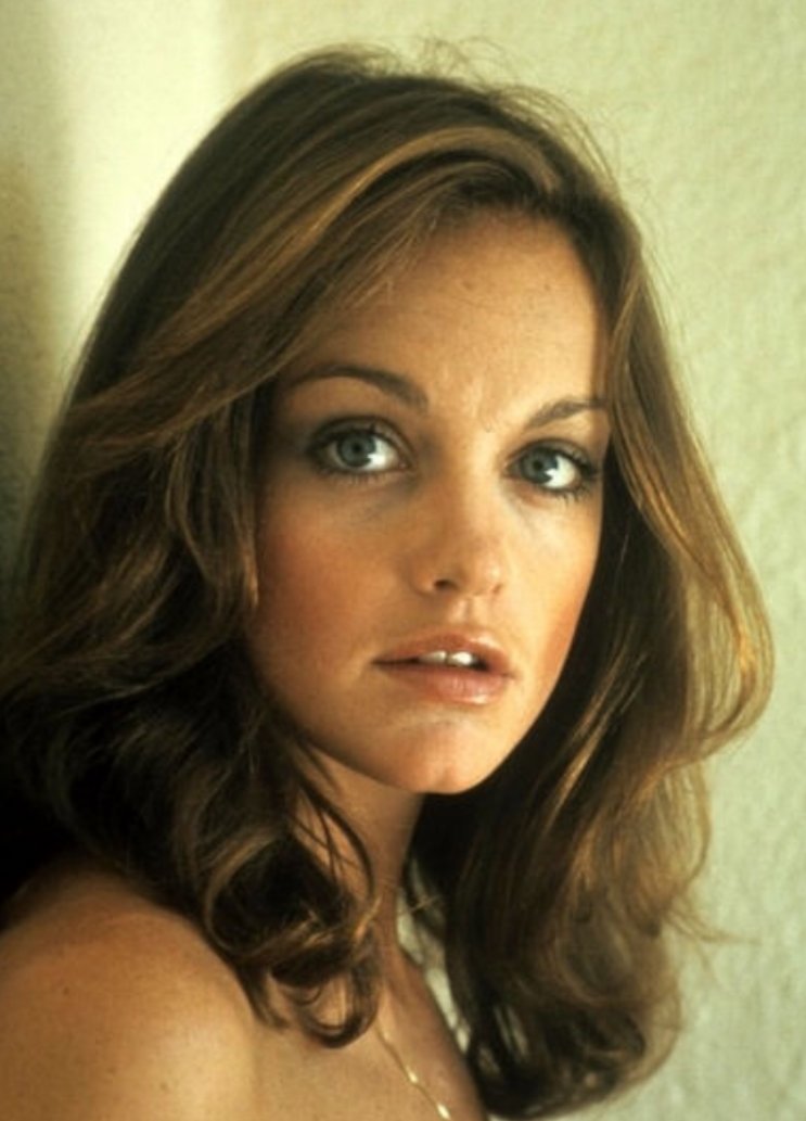 Who remembers TV\s Nancy Drew? Happy Birthday Pamela Sue Martin! 