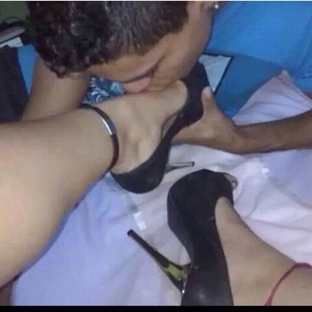 al3mah22's tweet photo. بوس رجل عمتك يا متناك 
حاضر عمتي 
ريتويت 
#سكس
#كلب
#عمه
#موجب
#سالب
#فحل
#قحبة https://t.co/Z5ToUSU3DU