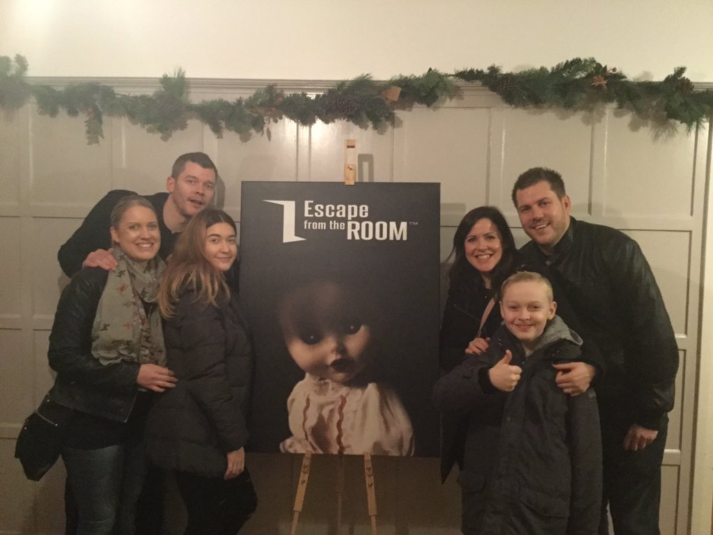 EscapeFromTheRoom tweet media