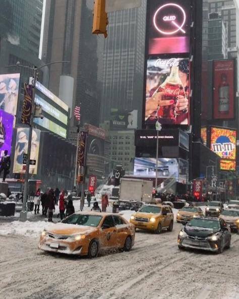 Times Square durante la nevada de ayer ❄️☃️🗽