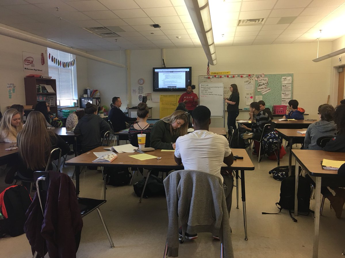 _eskaydee's tweet photo. Thank you @JonWilliamsEdu for participating in our “town hall” and hearing our concerns!! #involvedcitizens #dresscode #attendance https://t.co/9TcivWD5qg