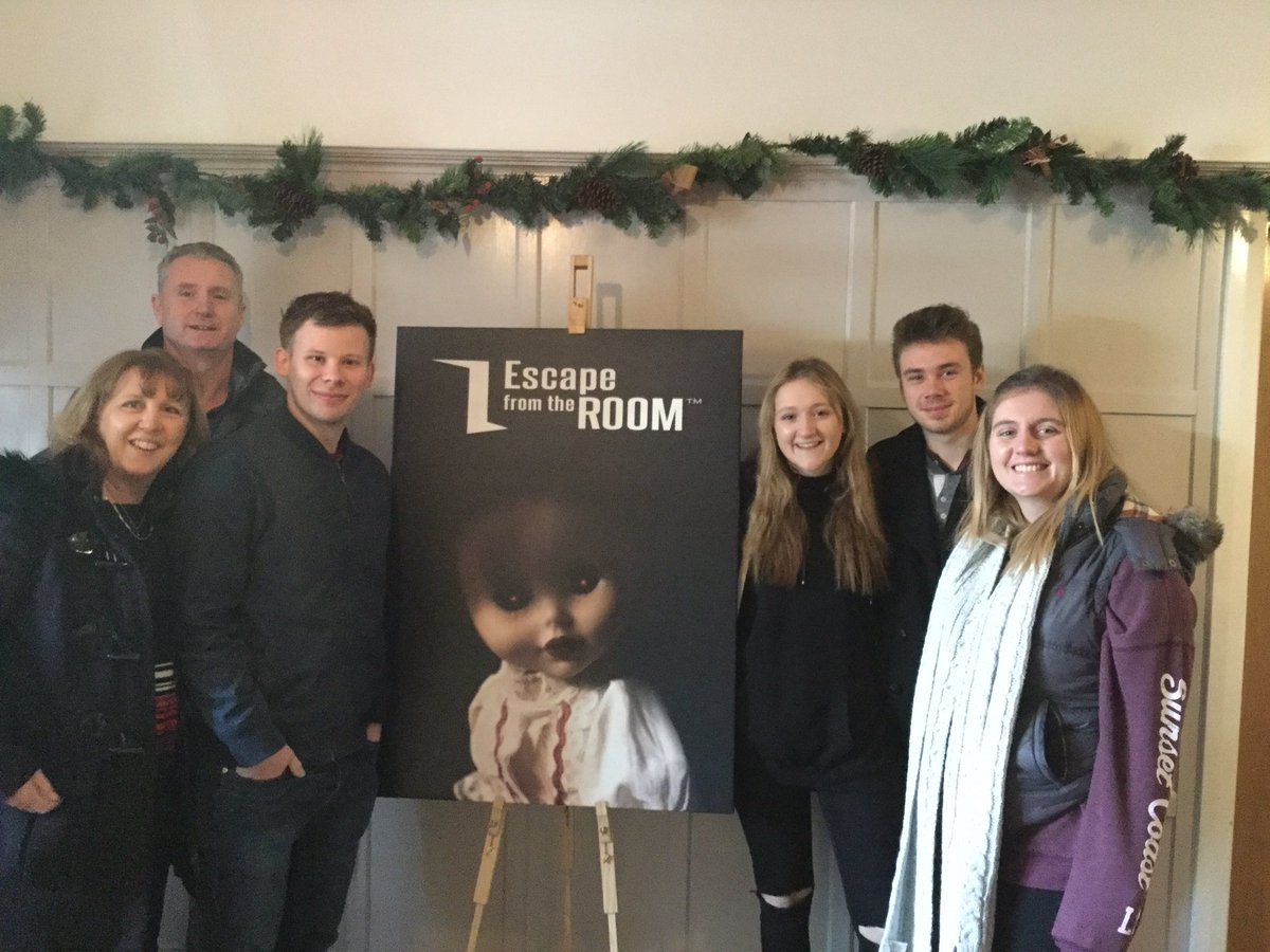 EscapeFromTheRoom tweet media