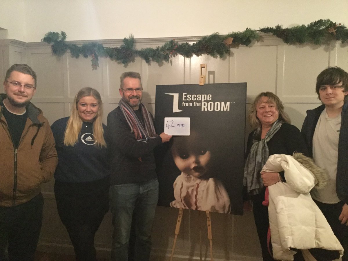 EscapeFromTheRoom tweet media