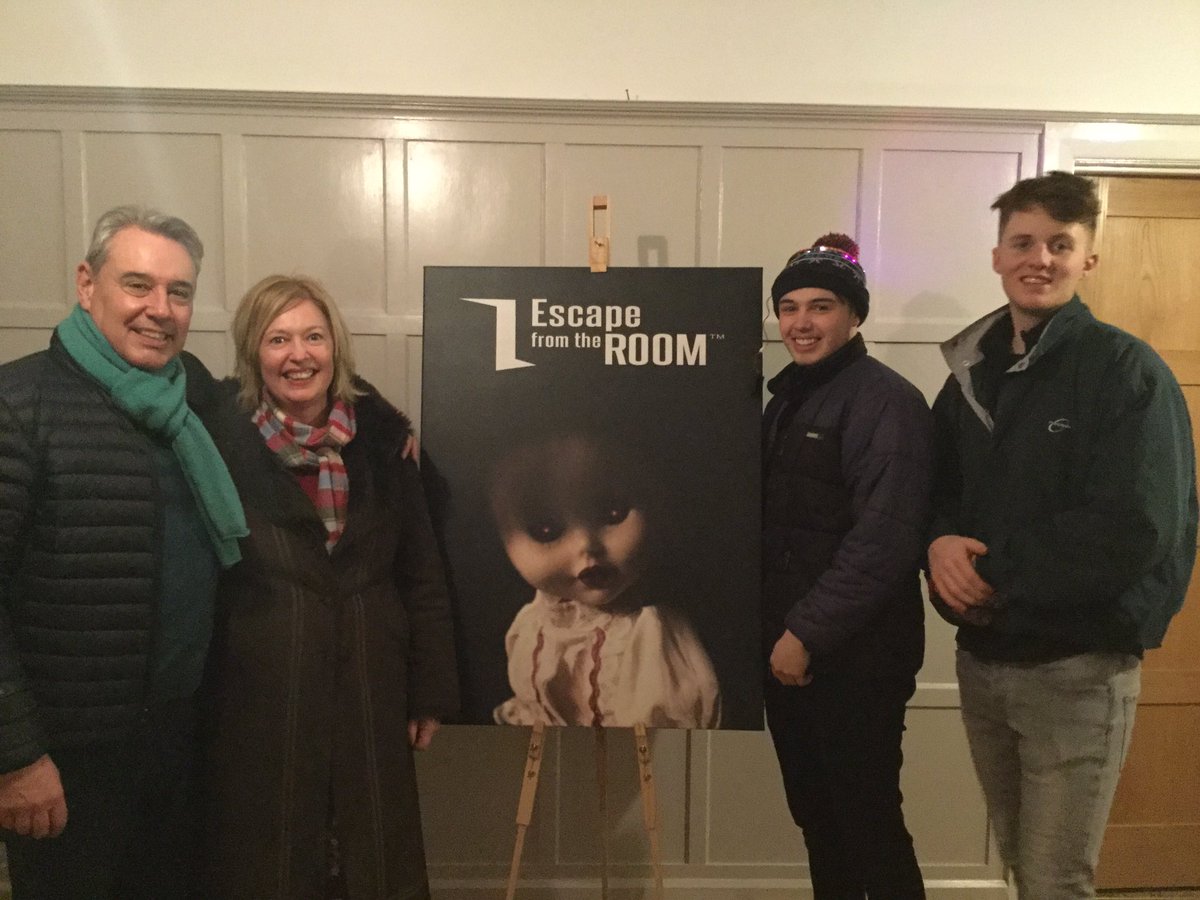 EscapeFromTheRoom tweet media