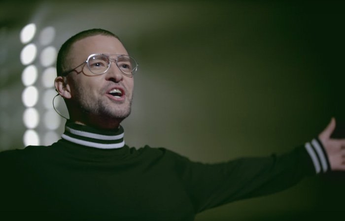 Desire_Magazine's tweet photo. #Música Mira a Justin Timberlake interpretando a Steve Jobs en el video de ‘Filthy’ https://t.co/VJVIU8xH26  / #BuenViernes #FelizFinde https://t.co/znKOKqPO5E