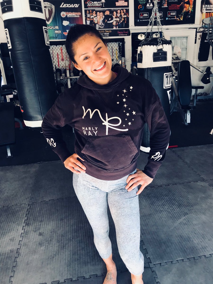 PearlGonzalez's tweet photo. Good morning. Happy Friday peeps! #MarlyRay #FridayFeeling #FridayMotivation https://t.co/tAkaD2xQbg