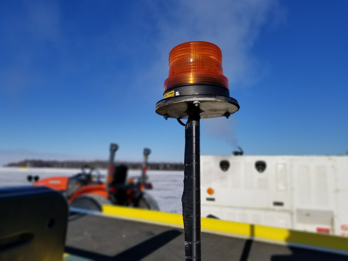 AvEcuadorRT's tweet photo. RT @CYAM_FBO: #Extreme #Cold at the #SOO #Airport did not stop our #ramp #operations this morning thankfully!!! #avgeek #fbo #rampservices https://t.co/OU7iRQKq28