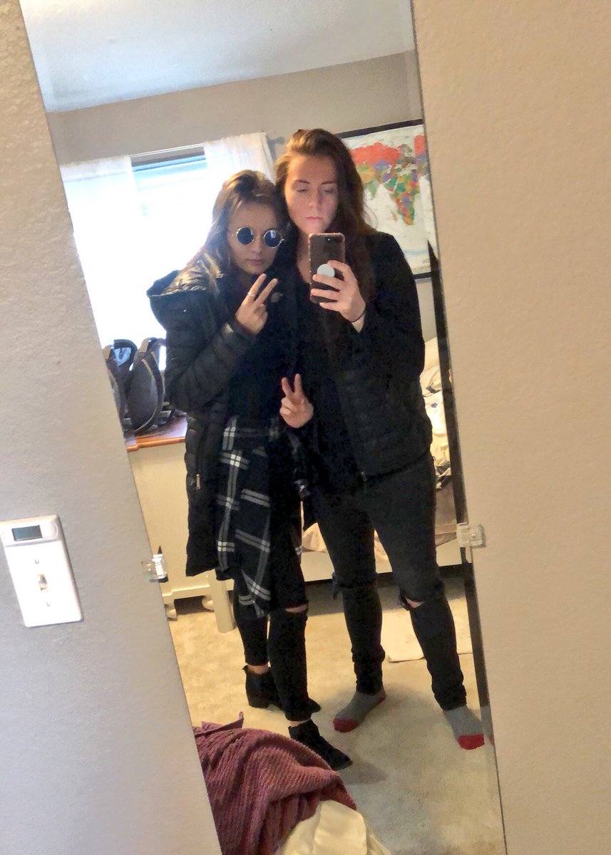 meeshy_22's tweet photo. Shout out to @Jaiden_2 for making 22 look so damn good 😂😍 Happy birthday big girl 😘❤️🍻🎂 https://t.co/5sz6JjPSv4