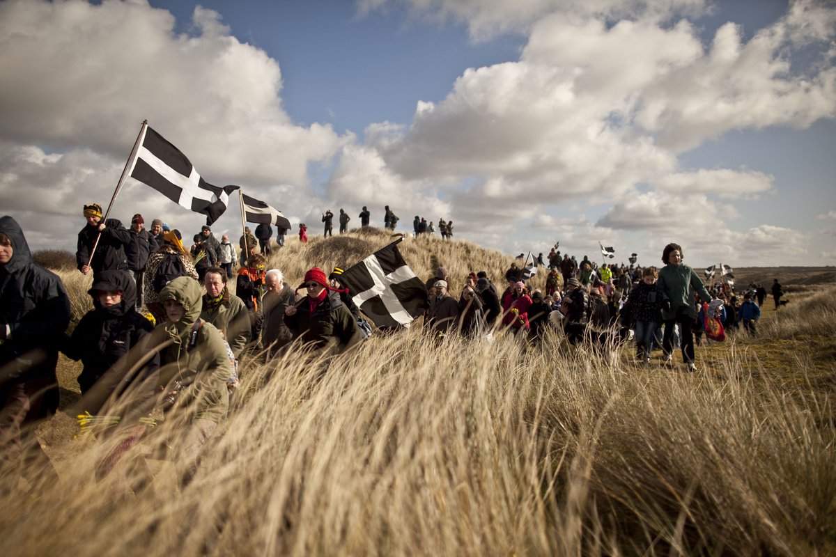 TrelawnyShout's tweet image. Jan 5th only means one thing to us - ’TIS TWO MONTHS 'TIL ST PIRAN’S! Will you make a firm resolution to take part in the Trelawny Shout this year?