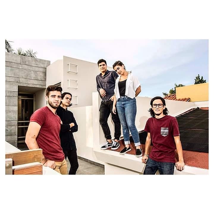 Mengueche_arca's tweet photo. Iniciando el año como se debe, hoy nos visitan en cabina de @Megafono_rac los @polyphonicmx así que no te lo pierdas en punto de las 2:00PM a través del https://t.co/SxkXkOfYX1 📢📻🎶 https://t.co/1dqlcZZ8mM