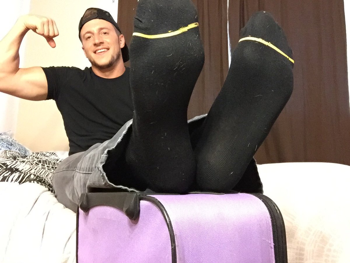 MaleFeetSoxSneax on X: 