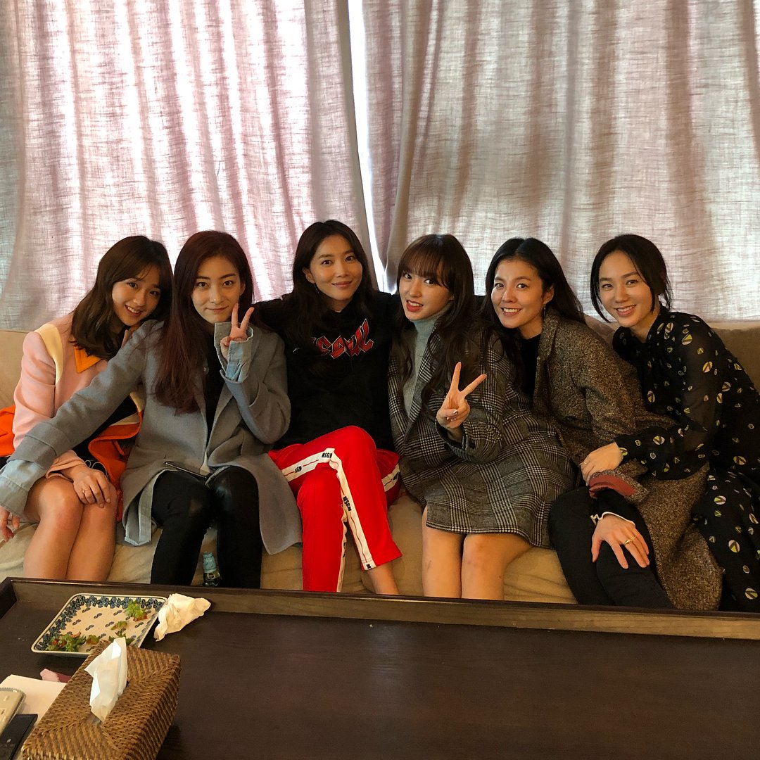 DSzNeLjUQAAEtDG.jpg:large