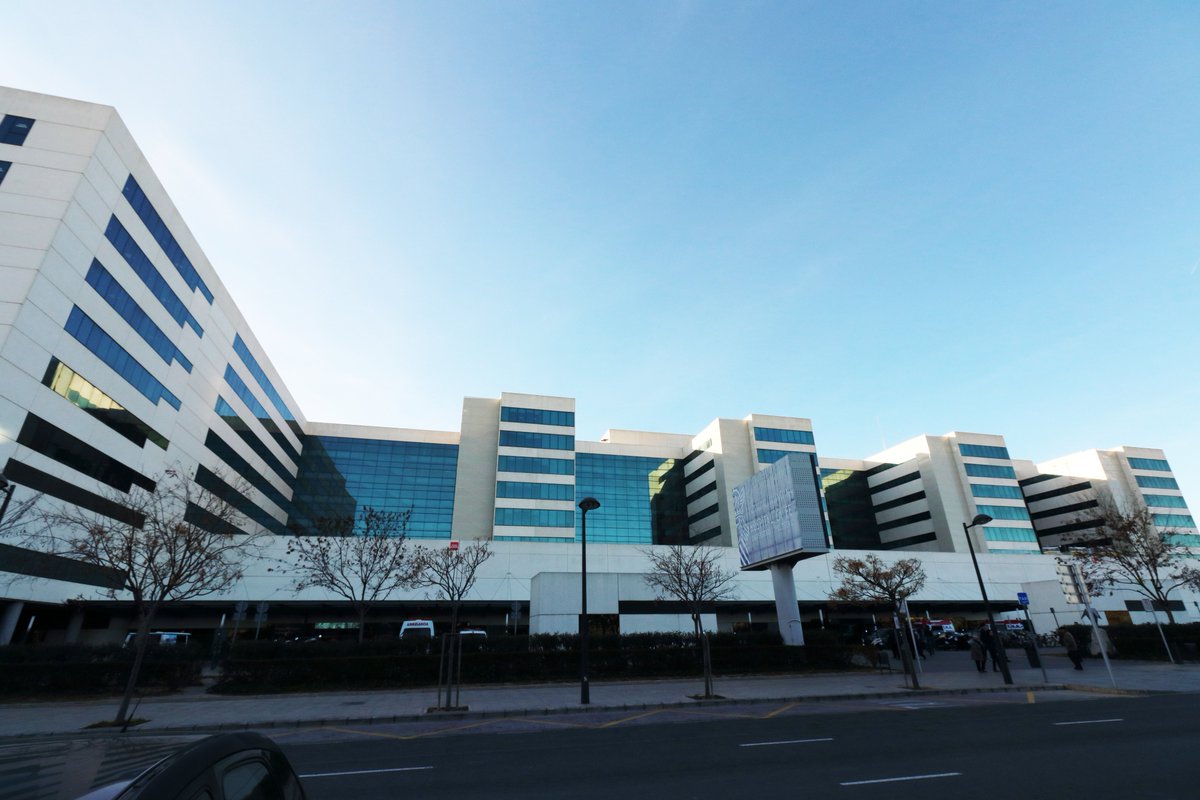 UrbanityCC's tweet photo. #Urbanity_CC 
Hospital La Fe en Valencia, edificios de aspecto moderno y funcional.

 https://t.co/O4zqa2EEJH https://t.co/v6pCVnrtwg