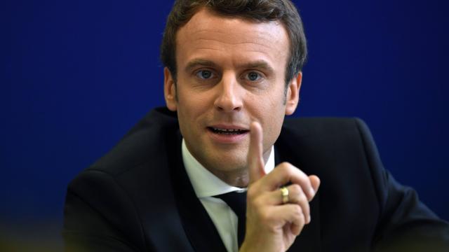 ChLECHEVALIER's tweet photo. Non !
Vous m'avez pas bien compris !
La loi Travail, c'est juste un début !

Maintenant, Bruxelles me dit de bouziller aussi :

-les RETRAITES
-le CHÔMAGE
-votre VIE de tous les jours !

Et je vais le faire !!... https://t.co/QGymRP0HBj