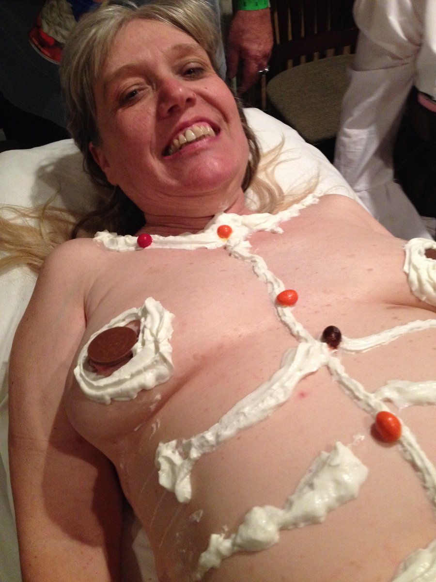 LaDonnaAllisonn's tweet photo. On set for nude scene; female crew member jokingly pulled out her cellphone. I said,"If you take my naked pictures, I have two demands: Share with all your friends &amp; spell my fucking name right." EVERYTHING I POST IS SHAREABLE @AnarchoNudist @NudieNews @gcnat1200020 @thetukute https://t.co/diYqEEYB5P