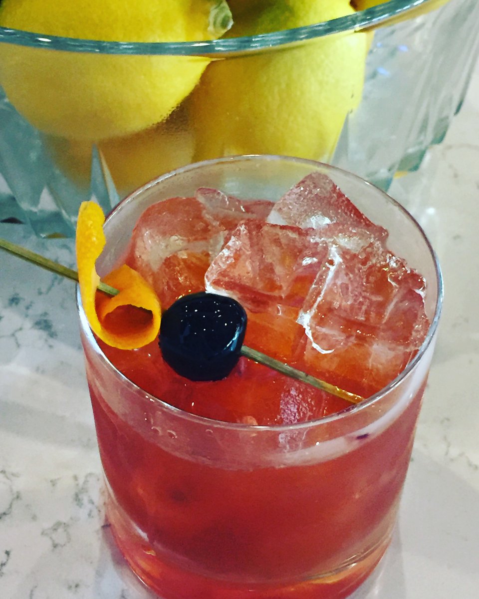 ildescojax's tweet photo. For some reason, the short weeks always end up feeling the longest. Cheers to making it through. #ildescojax #jacksonville #cocktails #friyay #weekendvibes #drinkjax #happyhour #904happyhour #garnishgame https://t.co/1Qwqahp4so