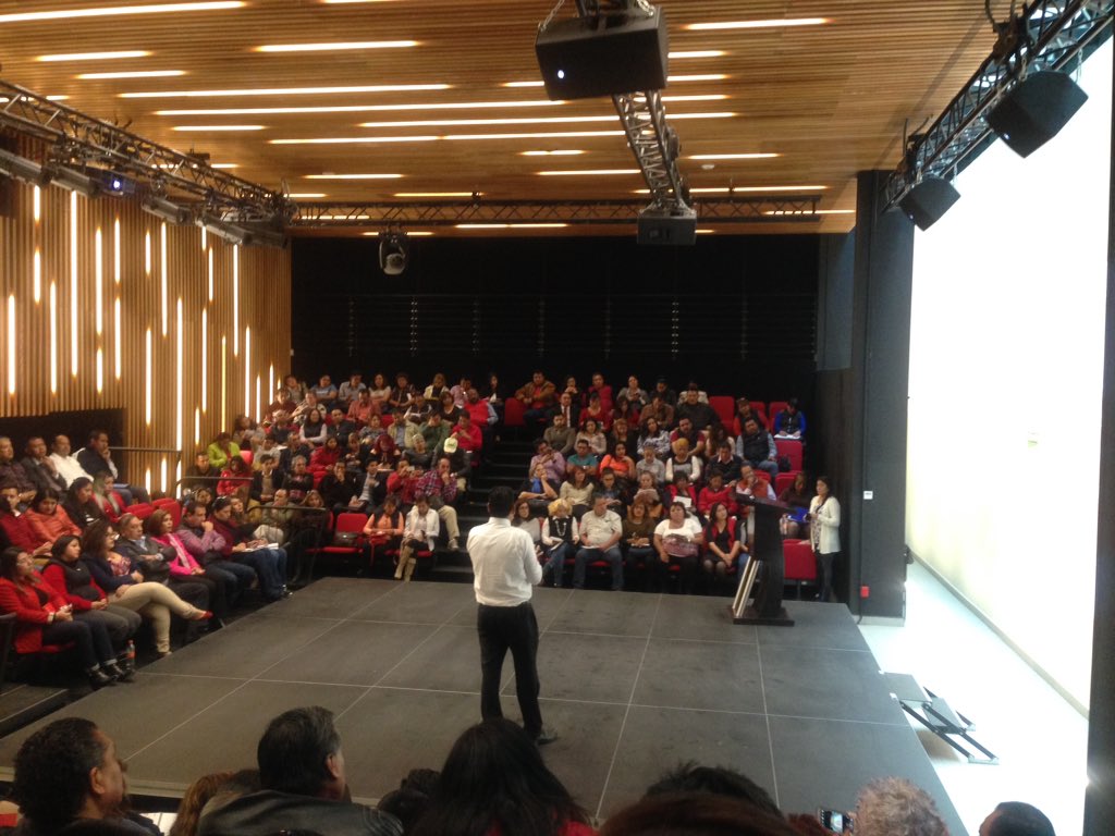 dario_camposs's tweet photo. En #curso en mi partido #PriEcatepec @ErnestoNemer @Bren_Alvarado @jefe_mayen @JORGEARREDONDOG @AndresAguirreRo @PRI_EDOMEX @IRH_Edomex #VamosPorEcatepec @Cd_Azteca https://t.co/yJPK3m3TQ7