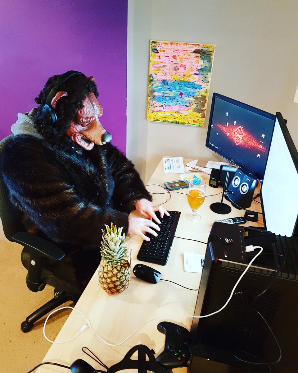 BirchbarkMedia's tweet photo. When it's -5000 and office heat just doesn't cut it. #coldaf #freezing #ptbo #ptbocanada https://t.co/S2E10n7AbR