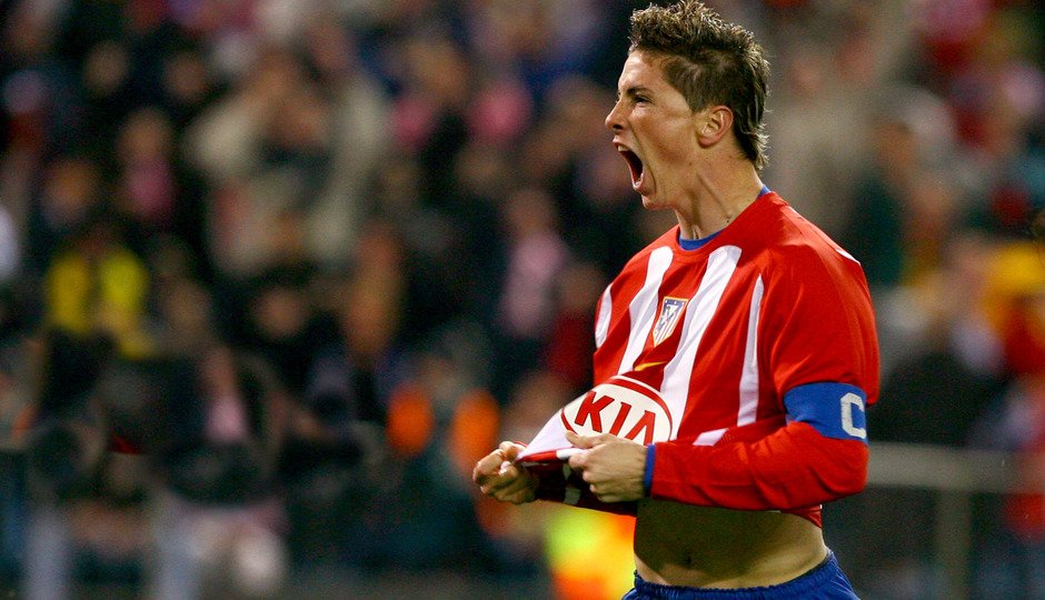 Todo_atleti's tweet photo. Fernando @Torres con el gol ante el Lleida suma ya 123 goles y se encuentra a tan solo un gol de igualar al quinto goleador de la historia colchonera, Joaquín Peiró (124). #EnormeFernando https://t.co/Q4E4Wezh9u