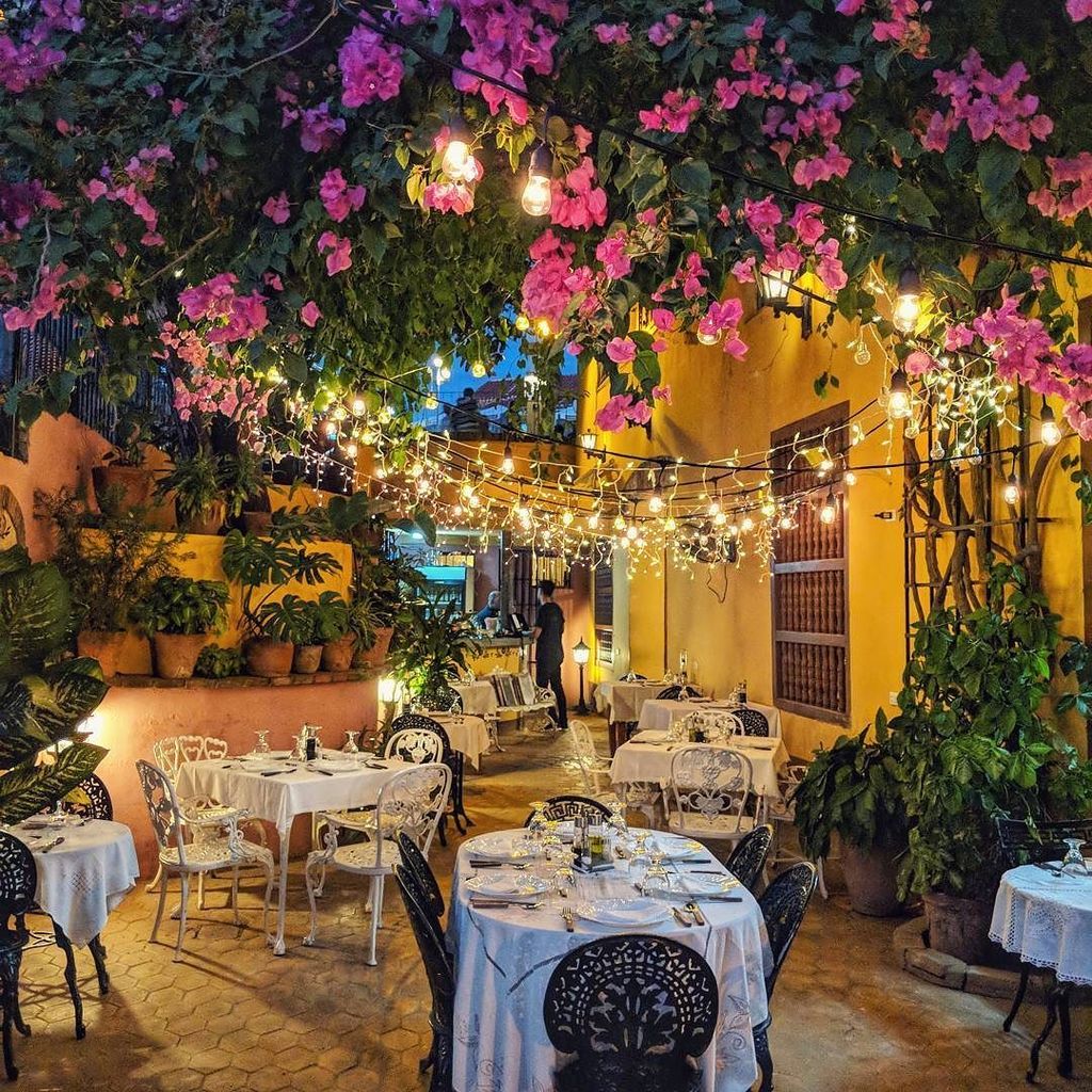 santhoshshankar's tweet photo. A restaurant in Trinidad #cuba #cubanye #travelgram #travelbug #wanderlust #instagood #instatravel #colorsofCuba #pixel2 https://t.co/lISLMyNs3F https://t.co/UeitO4m0tl