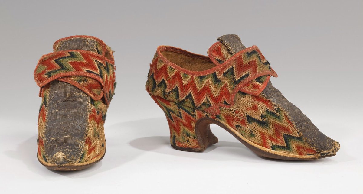 SilkDamask's tweet photo. More #winterweight shoes for #FootcandyFriday: #Georgian Shoes & the Enduring #Flame #Stitch. Read on for more:
https://t.co/tg7XMuci0q @metmuseum #wrapthemupplease #buckleshoes #metalliclace https://t.co/BH0qPXlZem