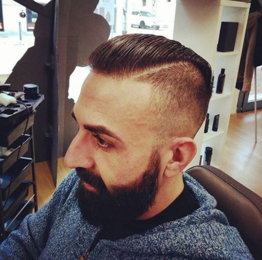 BeardGuyz's tweet photo. Today's barber spotlight features Ricard Rodés barberia nice work! #cut #and #beard #barbershop #barberconect #barbers #talented #talent #beards #beardguyz #myuniversalvip https://t.co/G0AhQMYC0a