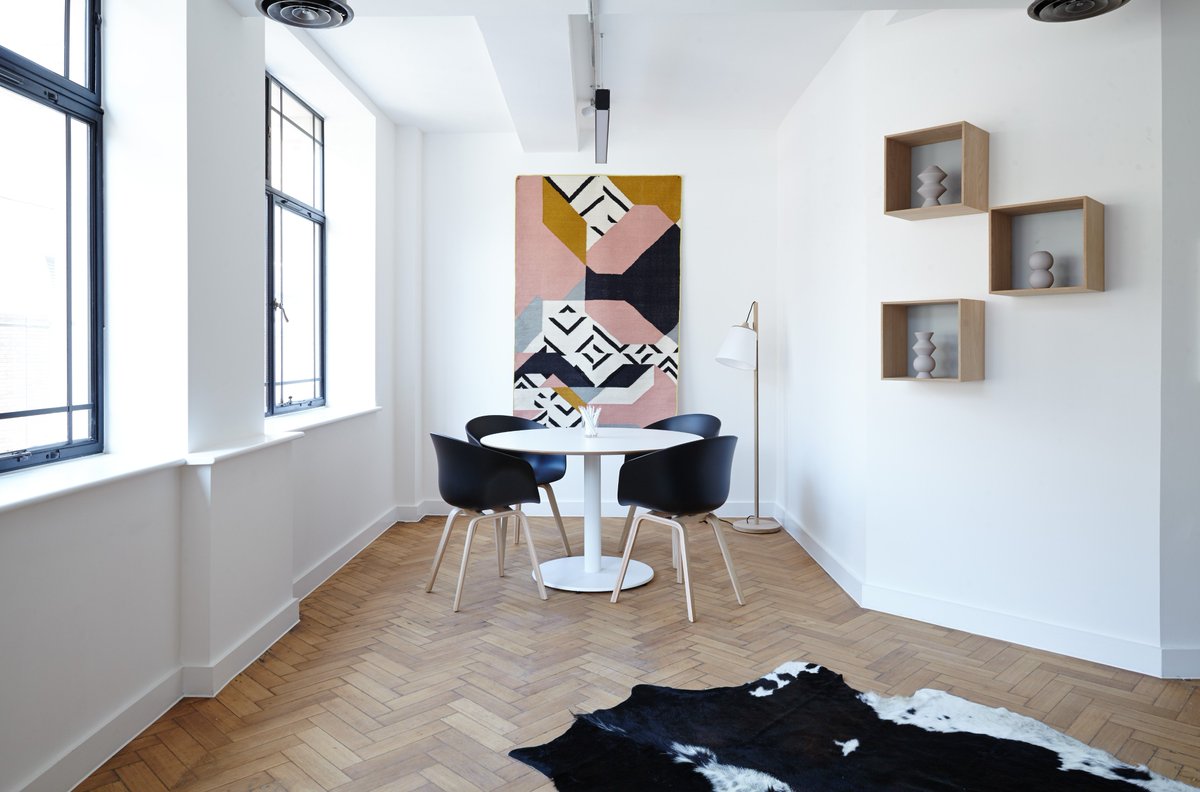 AriannaSalyards's tweet photo. The Top Five Strategies for Decluttering a Small Space: https://t.co/dkedxC278j #organizeme #lifehack #modernliving #mdgf https://t.co/6KQ68SRdW9