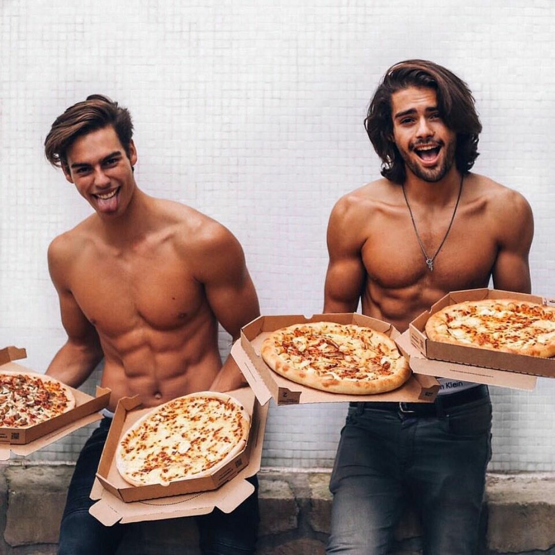 Markfics's tweet image. ¿Unas pizzas?