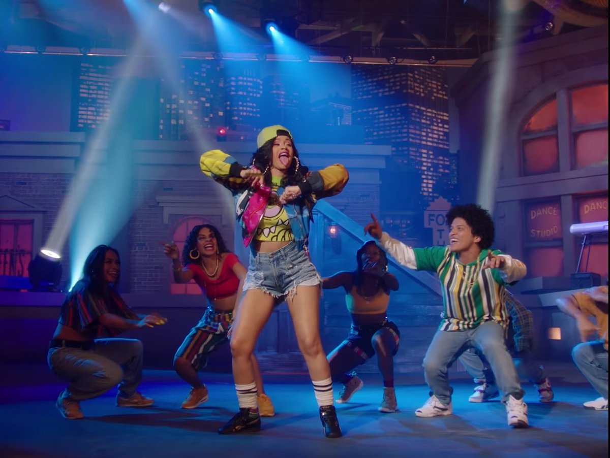 BMarsSupport's tweet photo. Finesse (remix) remains at #1 on the US iTunes Chart whilst the original version of Finesse climbs to #100. The remix has also made a debut at #35 on US Spotify with 516,681 plays in the first 24 hours. Congrats @BrunoMars &amp; @iamcardib! https://t.co/HMmqJj1LNk