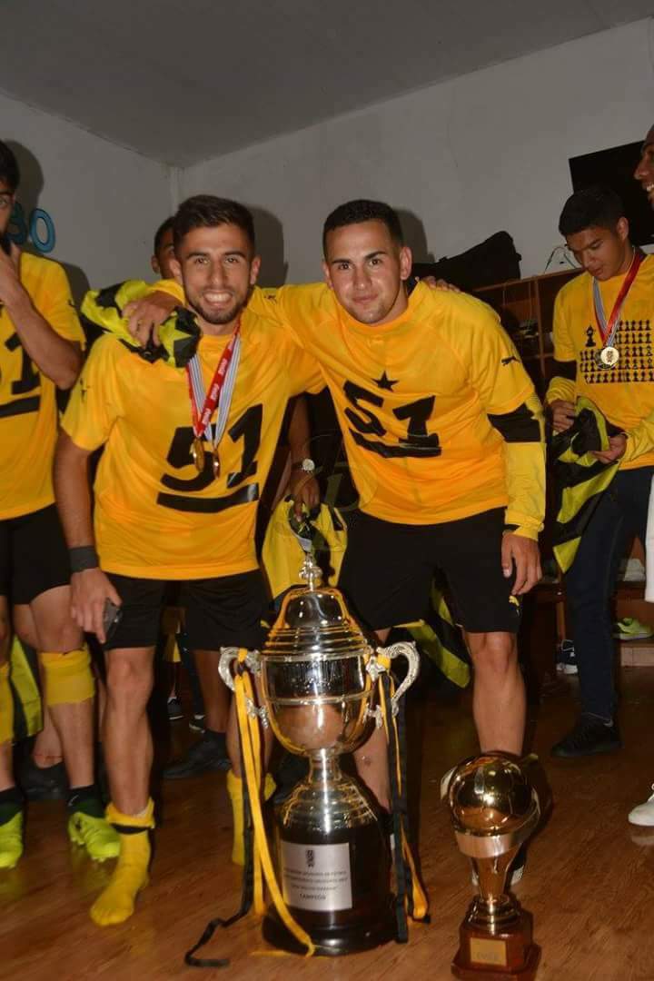 URUGUAYLATECAP's tweet photo. Los Formas en el Club
Campeones con Peñarol
Saben lo que es Peñarol
Juegan por Amor a la Camiseta y no por la plata

Hay que dar más Chances a los pibes de la casa y traer menos porcentajes de esos "Waller" y otros que no ganas tienen de venir.
Por más #Rossi #Piriz #FrancoM ... https://t.co/7QWH0K3Ybk