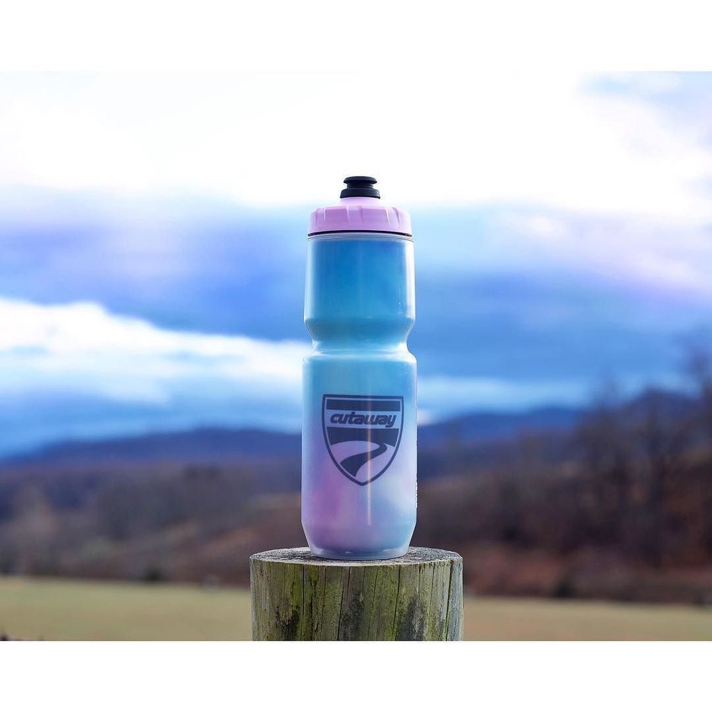 CutawayUSA's tweet photo. Sky Study Insulated Purist Water Bottle — Inspired by nature #cutawayusa #skystudy #cyclingstyle #bidonsarebottles #waterbottle #purist https://t.co/dfZRKUUbEw https://t.co/yMRlT7Vlfq
