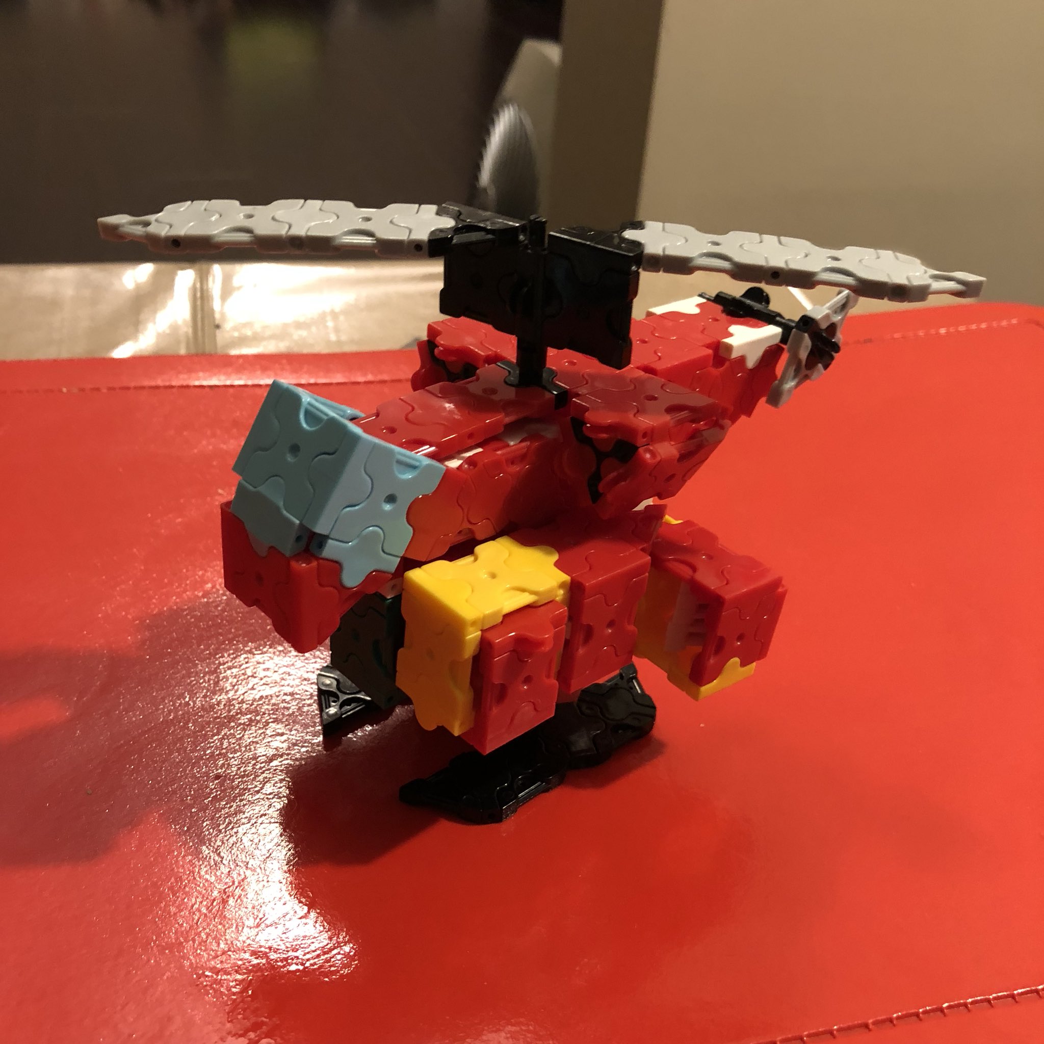 Laq一代男 Shochanさん作 変形ミニロボb0ヘリコプタータイプ 分解画像から再現させていただきました 作り方をお願いしていましたが その後も自分であーだこーだ分解画像見ながらずっとやっていたので そのまま頑張らせました