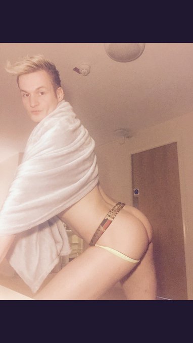 Sometimes after a few glasses of wine I like to wear my fur throw as a shawl and take pictures ?????