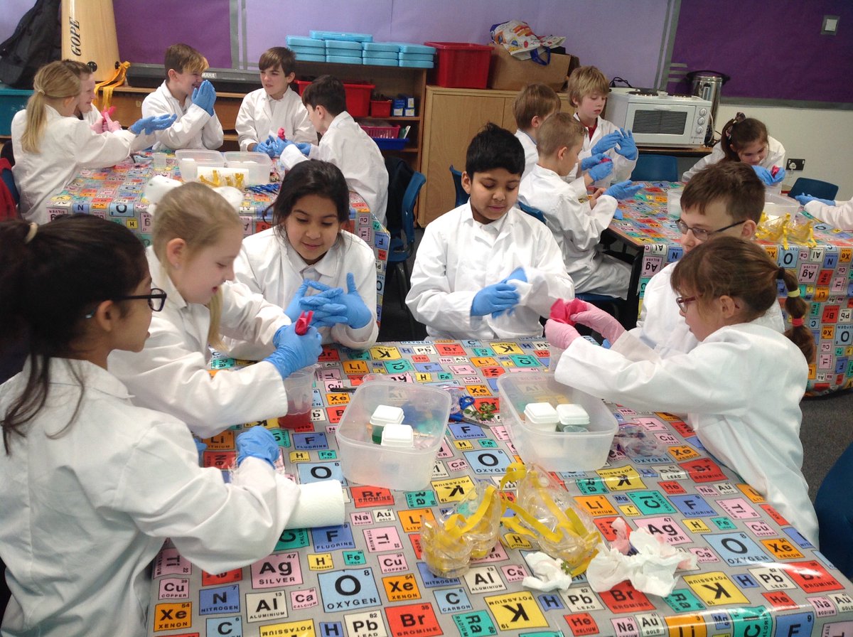 Thorndownpri's tweet photo. Yesterday, Lisa Taylor, from MundiPharma, came to give a Science workshop on DNA. The children managed to extract the DNA from a
strawberry! How fascinating! @scienceambass @stemlearninguk https://t.co/A565kPZCLn