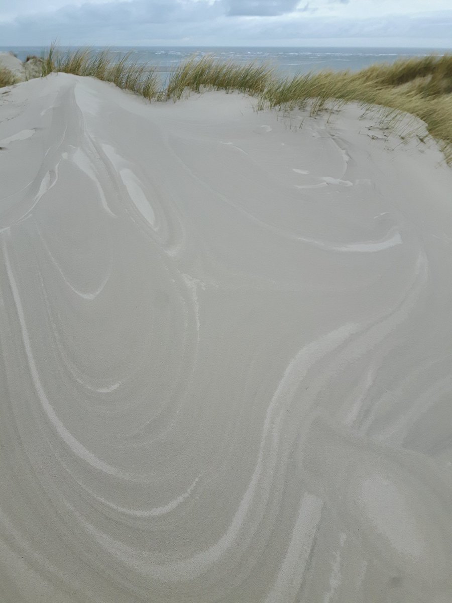 De mooiste tekening maakt de natuur zelf.. 
#Terschelling #puurnatuurschoon #duinschilderij
