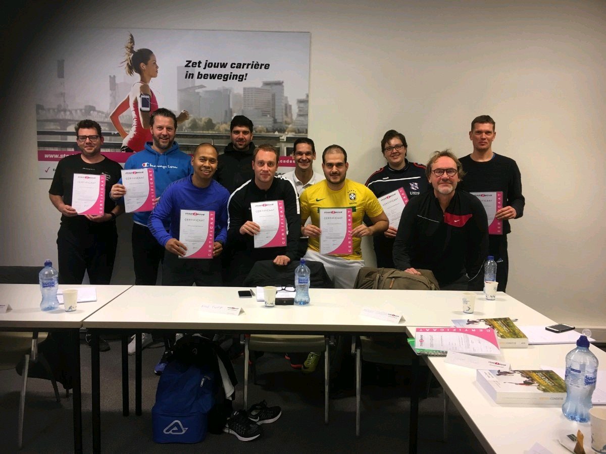 derkapitan's tweet photo. Een geslaagde dag/cursus bij #start2move. Veel kennis opgedaan omtrent testen en meten van voetballers! #kennisaanvullen #ontwikkeling https://t.co/aNrQboCRs8