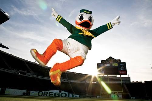 uoregon's tweet photo. Wishing Ducks everywhere a very happy #NationalBirdDay. 🦆🐥🦆🐥🦆 https://t.co/5EzSjihrDb