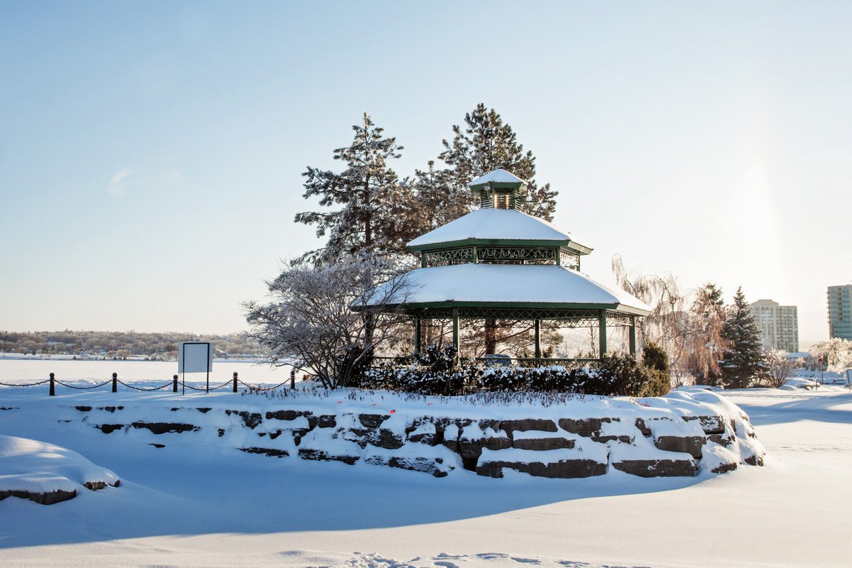 VisitLakeSimcoe's tweet image. Best way to cope with a long #winter -get #outside and enjoy #nature ow.ly/ywRO30fNG8b