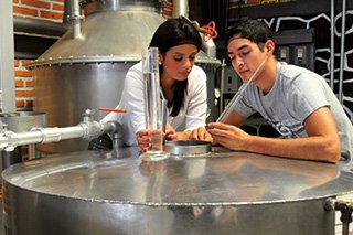 Destilemos juntos en #cofradia360 Algo mas que tequila #vacacionesinvierno <a href="/haciendasycason/">Haciendas y Casonas</a> <a href="/tesorosdemexico/">Tesoros de México</a> <a href="/JaliscoEsMexico/">Jalisco Es México</a> @consultoreshote <a href="/CarlosHdzRamos/">CarlosHernandezRamos</a> <a href="/MaticesHotel/">MaticesHotelBarricas</a>  #tequilacofradia #cofradia360 #tequilapueblomagico #haciendasycasonas #tesorosdemexico