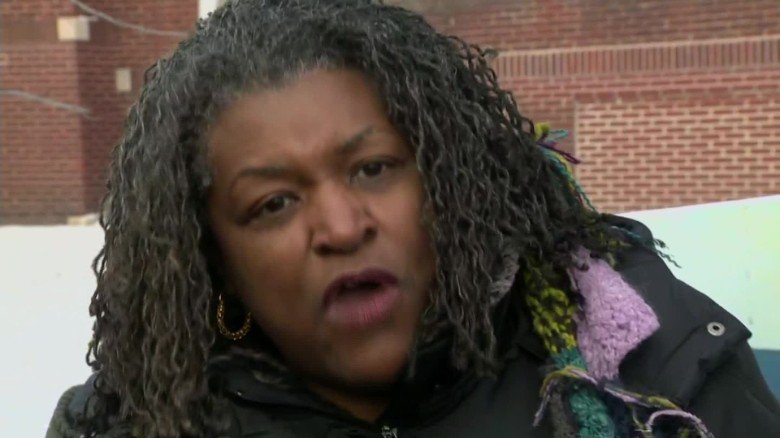 de08b's tweet photo. Teacher &amp;#39;sick-out&amp;#39; keeps thousands of Detroit students home from school #schoolclosings #schoolclosings https://t.co/4g6tGrGuxW #schoolclosings https://t.co/Zs6nhoorLC